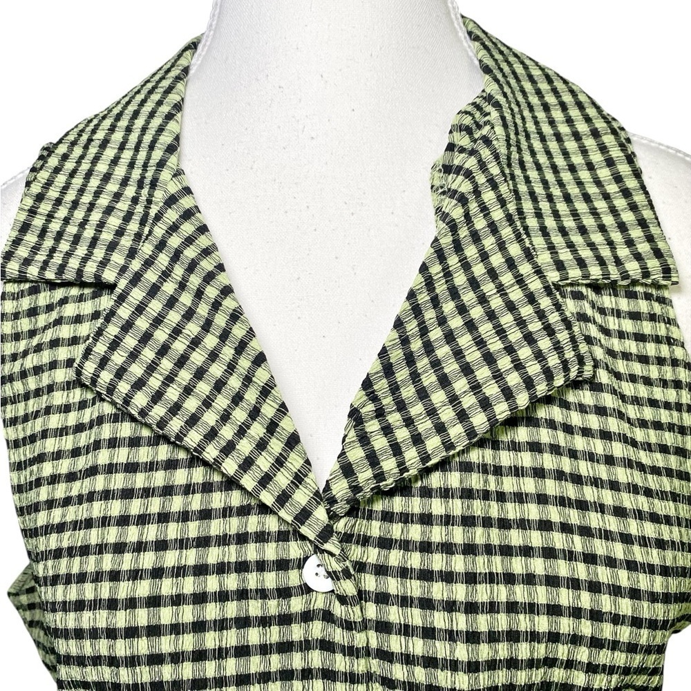 Dazy Green and Black Gingham Sleeveless Button Down Women's Top - Picture 4 of 12